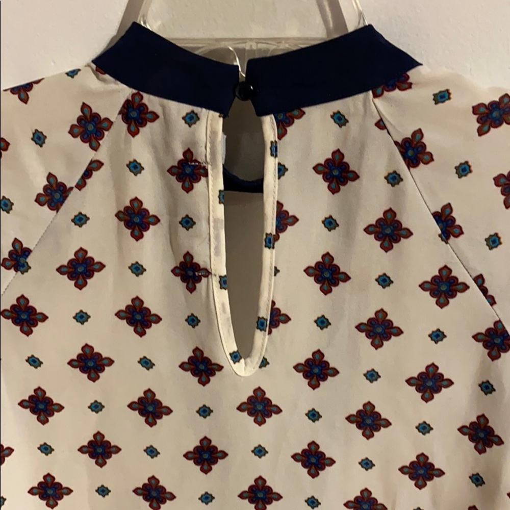 patterned blouse - Picture 3 of 4